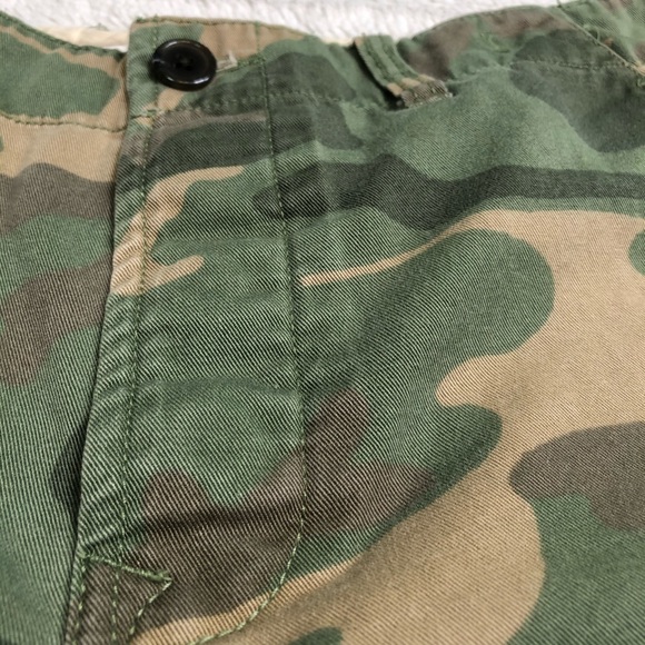 Madewell Cropped Rivington Camo Trousers - Picture 2 of 16